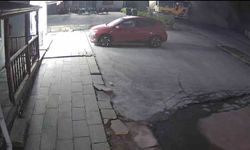 Artvin'de tır garajında yaşanan heyelan güvenlik kamerasına yansıdı