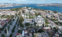 Ayasofya'nın Kubbesi gri brandalarla kapatıldı