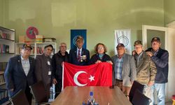 Ayvalıklı gazilerden Kent Konseyi Başkanı Füsun Atay'a anlamlı jest