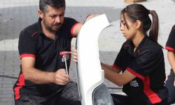 Babasını izleyerek büyüyen kız, kaportacılığı meslek edindi