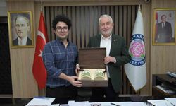 Başkan Başdeğirmen'in tanıtım desteği Isparta gülünü Çin'e taşıdı