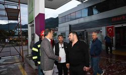 Başkan Çavuşoğlu yangının ardından işletme sahipleri ve çalışanları ziyaret etti