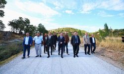 Başkan Dutlulu, Demirci'de 12 mahalleye ulaşım sağlayan yolu inceledi