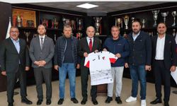 Başkan Özlü futbolculara bir araya geldi