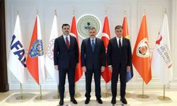 Başkan Tugay'dan İzmir için Ankara'da üst düzey temaslar