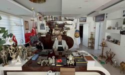Başkanın makam odası antikacı dükkanını aratmıyor