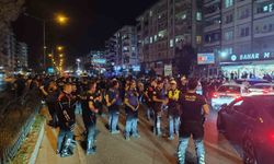 Batman'da otomobil yayalara çarptı: 2 yaralı