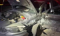 Batman'de şarampole yuvarlanan otomobilde sıkışan sürücü kurtarıldı