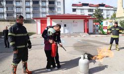 Bayburt'ta öğrencilere afet bilinci uygulamalı anlatıldı