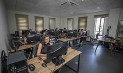 Bilgisayar eğitimiyle istihdama hazırlanıyorlar