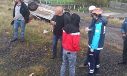 Bingöl'de otomobil takla attı: 2 yaralı