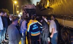 Bitlis'te iki tır kafa kafaya çarpıştı: 2 yaralı