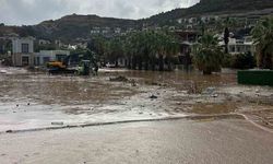Bodrum'da sağanak yağış etkili oluyor