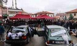 Bolu'da cami için bağışlanan iki otomobil müzayedede 410 bin liraya satıldı