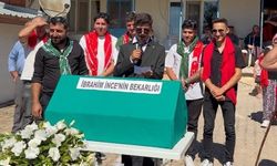 Böyle düğün görülmedi: Damadı çatıya çıkarıp tepsi tepsi yemek istediler