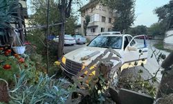 Çalıntı araçla polisten kaçtılar, kaza yapınca yakalandılar