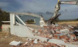 Çanakkale'de 21 kaçak yapı yıkıldı