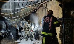 Çivril'de alevler iki tarım aracını kullanılamaz hale getirdi