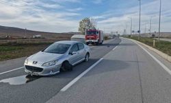 Çorum'da hafif ticari araç ile otomobil çarpıştı: 1 yaralı