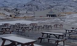 Denizli'ye mevsimin ilk karı düştü