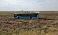 Diyarbakır'da otobüs yoldan çıktı, faciaya ramak kaldı