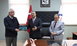 DPÜ Güzel Sanatlar Fakültesi'nde dekanlık görevine Prof. Dr. Ayhan Kahraman atandı