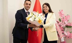 EBYÜ Yabancı Diller Yüksekokulunda müdürlük görevi devredildi