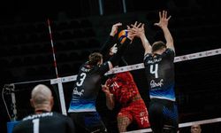 Efeler Ligi: Spor Toto: 2 - Halkbank: 3