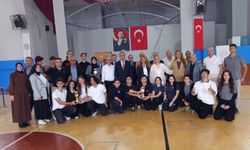 Efeler'de çevre bilinci yarışmasında dereceye giren okullar ödüllendirildi