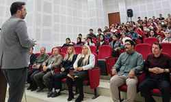 Emet MYO'da yeni öğrencilere üniversite hayatına uyum eğitimi