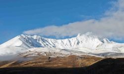 Erciyes'e kar yağdı, güzel görüntüler ortaya çıktı