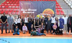 Erzincan'da kurumlar arası voleybol turnuvası sona erdi