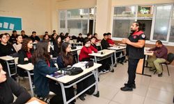 Esenyurt Belediyesi deprem bilinci eğitimlerini okullara yayıyor