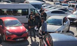 Eşini ve araya giren genci vuran şüpheli adliyeye sevk edildi