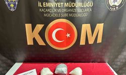 Eskişehir'de polis 3 kilo uyuşturucu ve binlerce sentetik hap ele geçirildi
