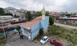 Evden bozma cami, kentsel dönüşümün ortasında zamana direniyor