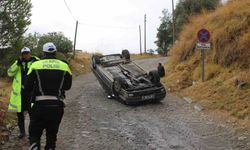 Freni tutmayan otomobil takla attı