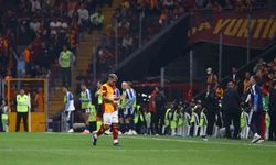 Galatasaray'da Lucas Torreira kırmızı kart gördü