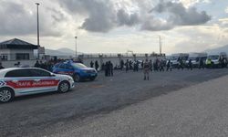 Gaziantep'te jandarmadan okul çevrelerinde huzur uygulaması: Aranan 181 şahıs yakalandı
