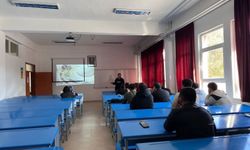 Hisarcık MYO'da yeni öğrencilere üniversite hayatı anlatıldı