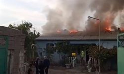 Iğdır'da yangında bir ev kullanılamaz hale geldi