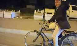 Iğdır'da yaşlı vatandaş Cumhuriyet konvoyuna bisikletiyle katıldı