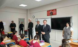 İl Milli Eğitim Müdürü Keskin, öğrencilerle bayrak töreninde buluştu
