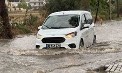 İncirliova'da yağış etkili oldu, yollar göle döndü