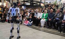 İnsansı robot Mega'ya Kayserililerden yoğun ilgi