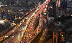 İstanbul'da trafik yoğunluğu yüzde 72 olarak ölçüldü