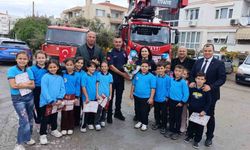 İtfaiye Haftası'nda yangından etkilenen Bağyüzü İlkokulu öğrencilerinden itfaiyecilere anlamlı ziyaret