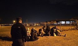 İzmir'de 8'i çocuk 15 düzensiz göçmen yakalandı