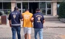 İzmir'de aranan 2 firari yakalandı