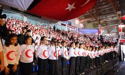 Kahramanmaraş'ta bin 300 öğrenci Cumhuriyet için aynı sahnede buluştu